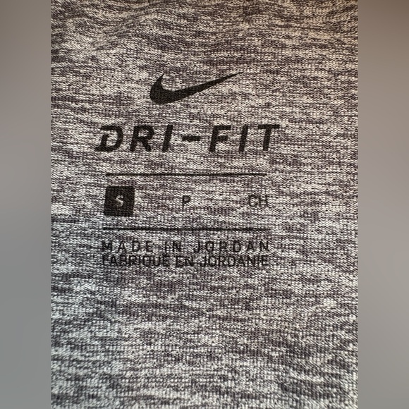 Nike 1/2 Zip Running Top - Size Small. - Picture 11 of 14